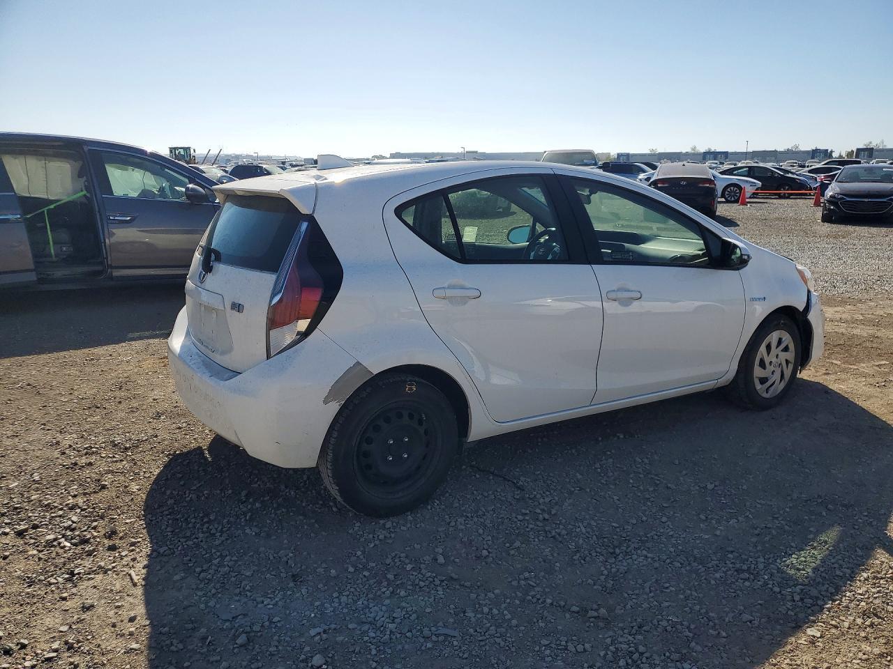 2016 Toyota Prius C Two - Image 3