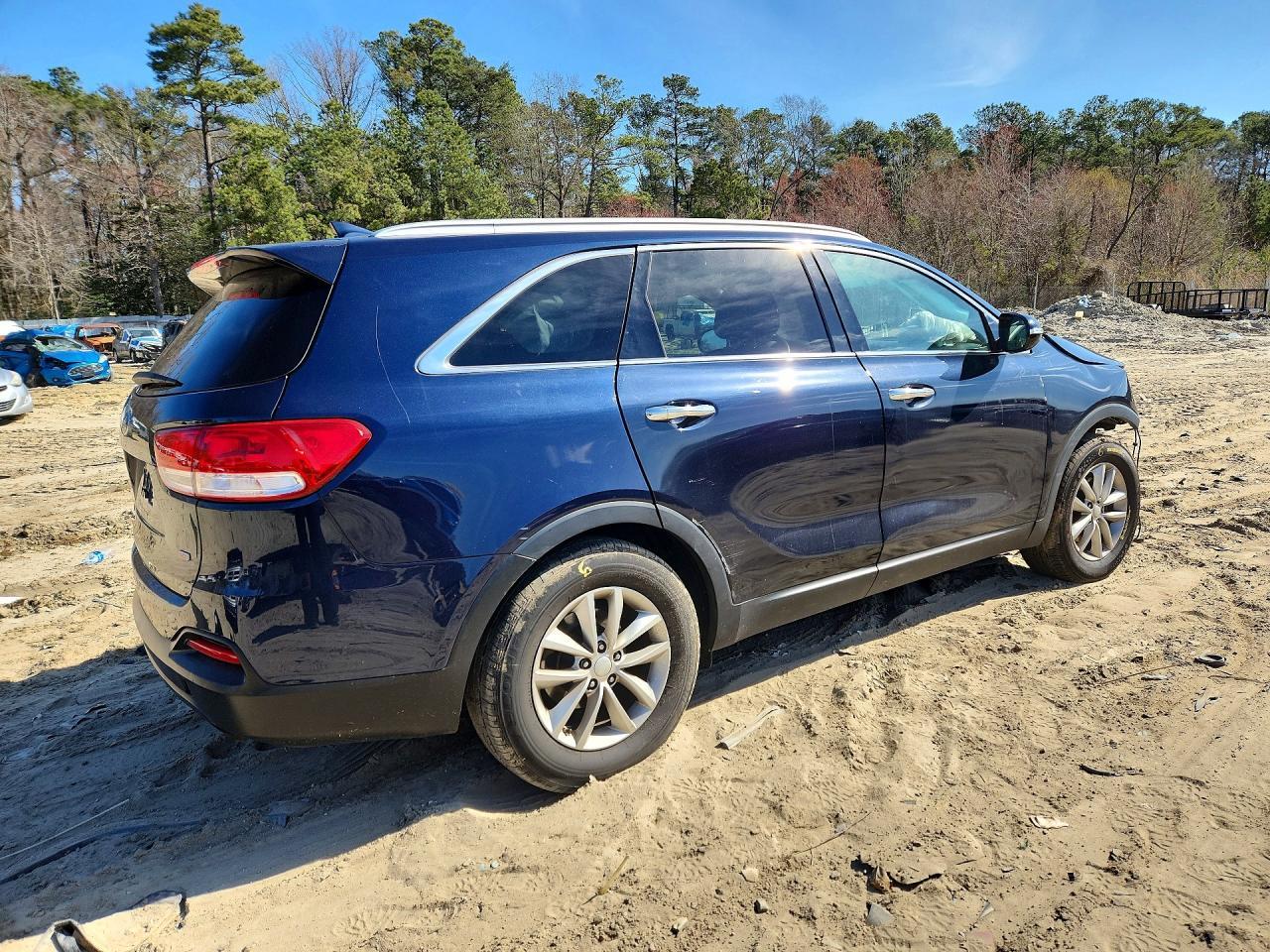 2016 Kia Sorento Lx - Image 3
