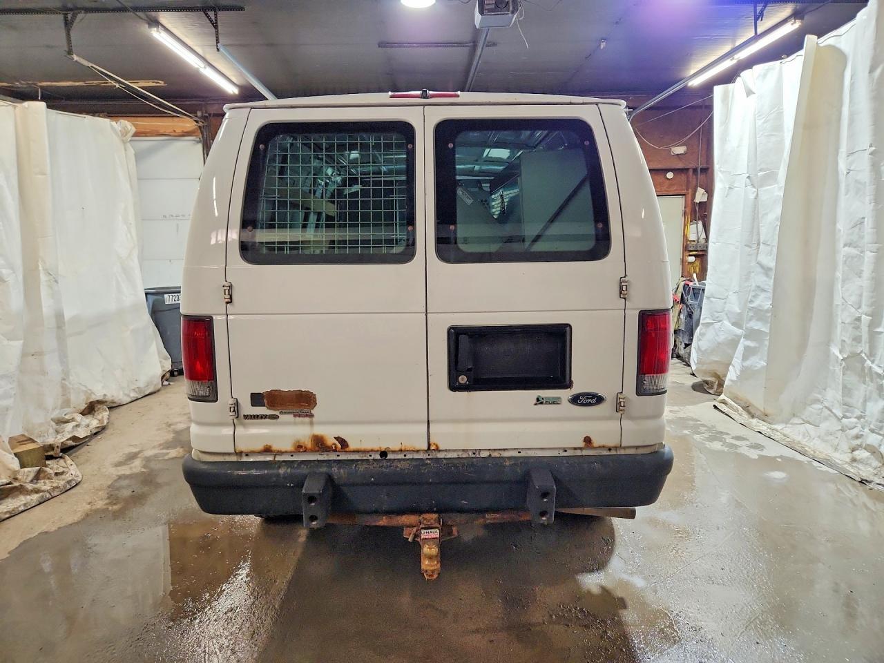 2013 Ford Econoline E250 Van - Image 6