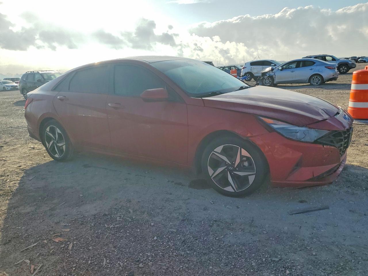 2023 Hyundai Elantra Sel - Фото 4