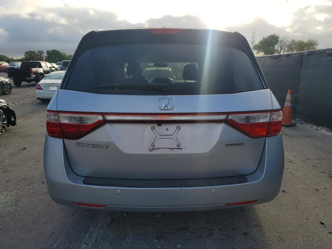 2012 Honda Odyssey Touring - Фото 6