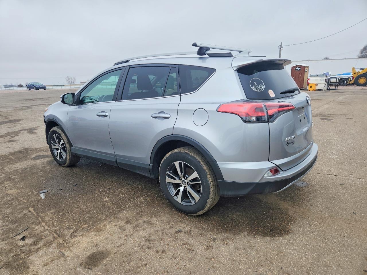 2017 Toyota Rav4 Xle - Image 2