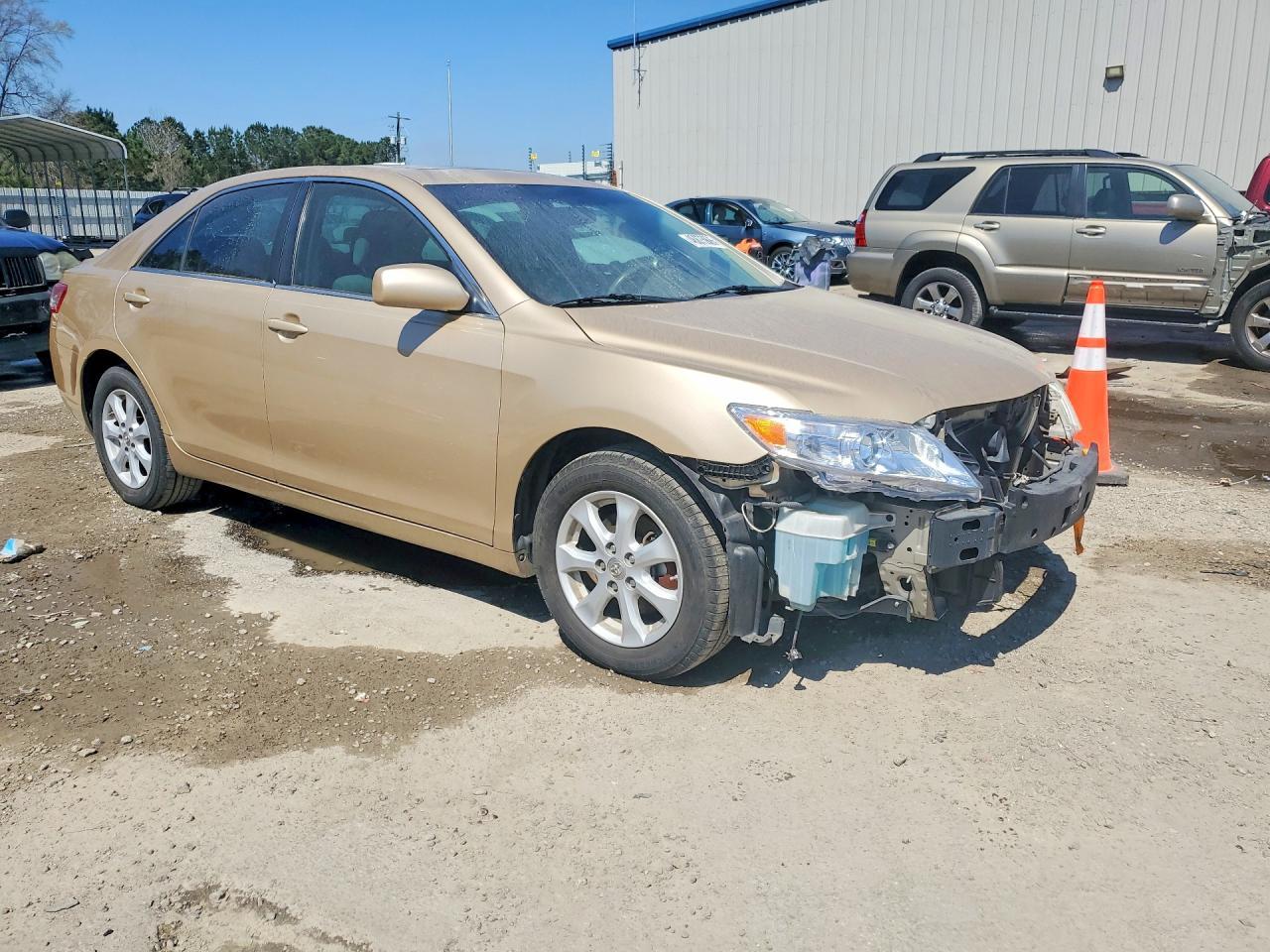 2010 Toyota Camry Le - Фото 4