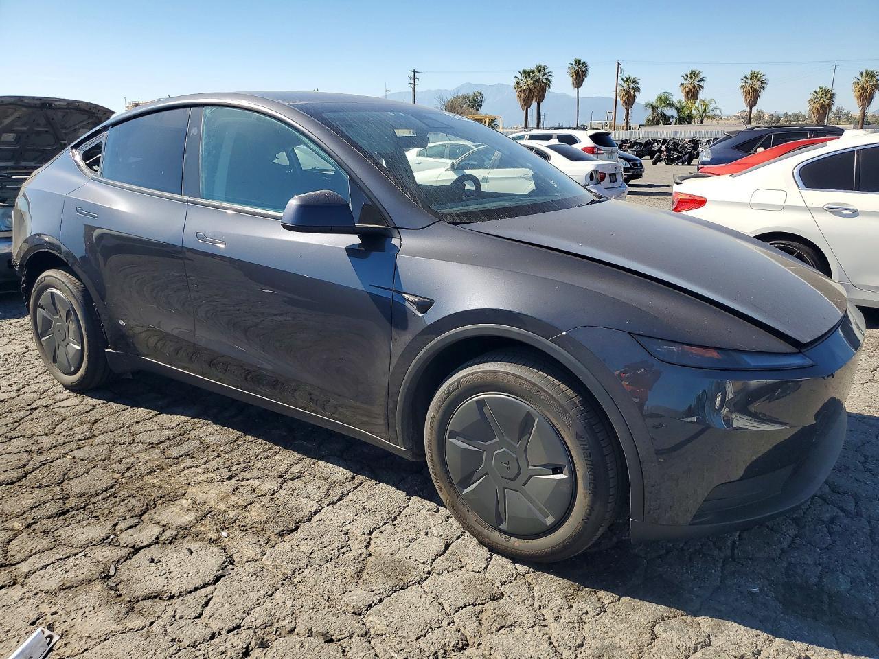 2026 Tesla Model Y - Image 4