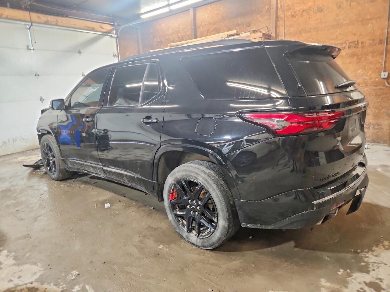 2022 Chevrolet Traverse Premier - Фото 2