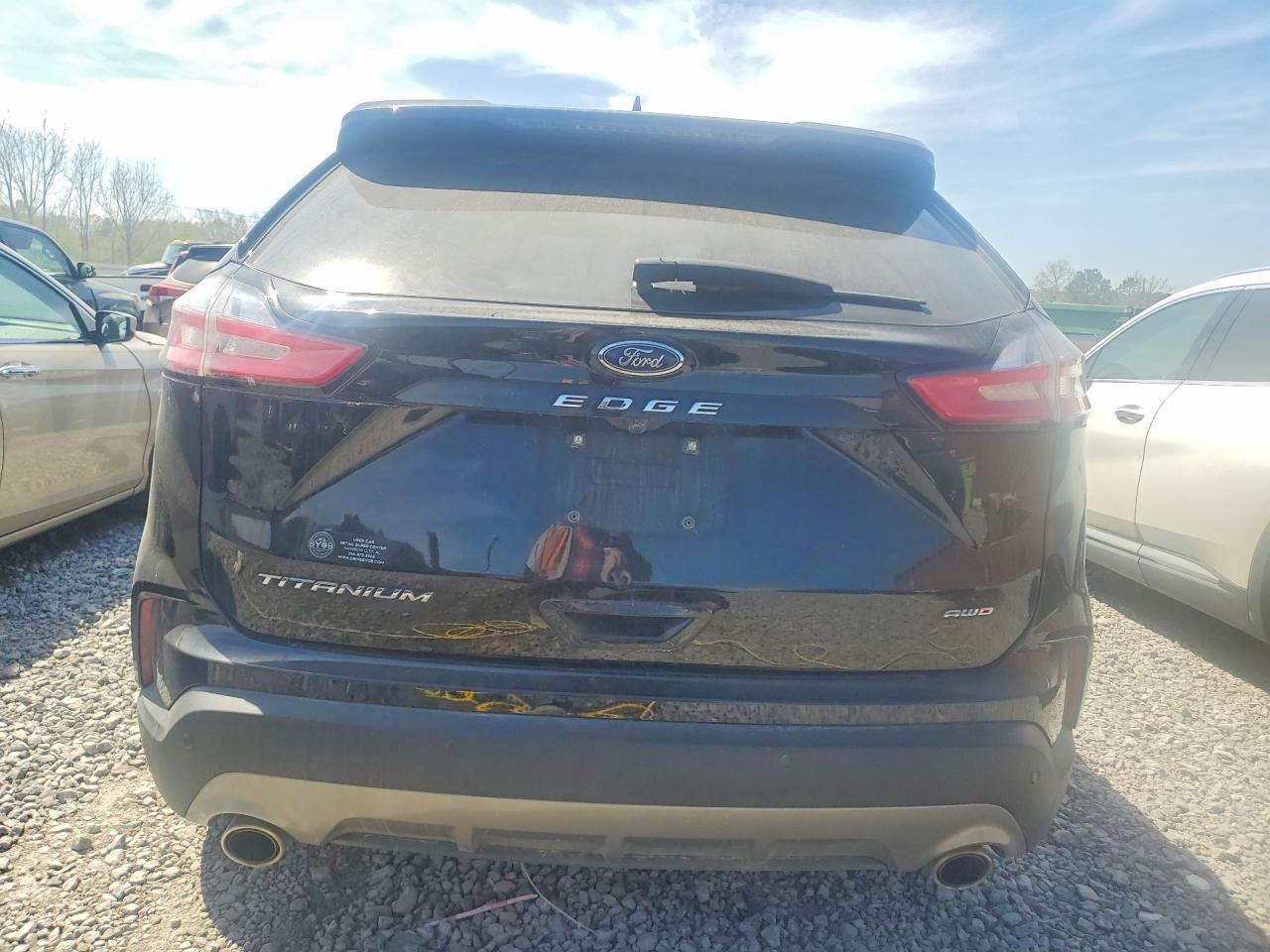 2023 Ford Edge Titanium - Image 6