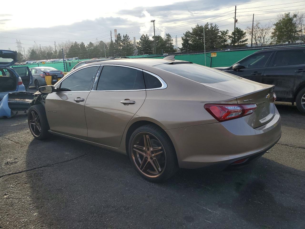 2019 Chevrolet Malibu Lt - Image 2
