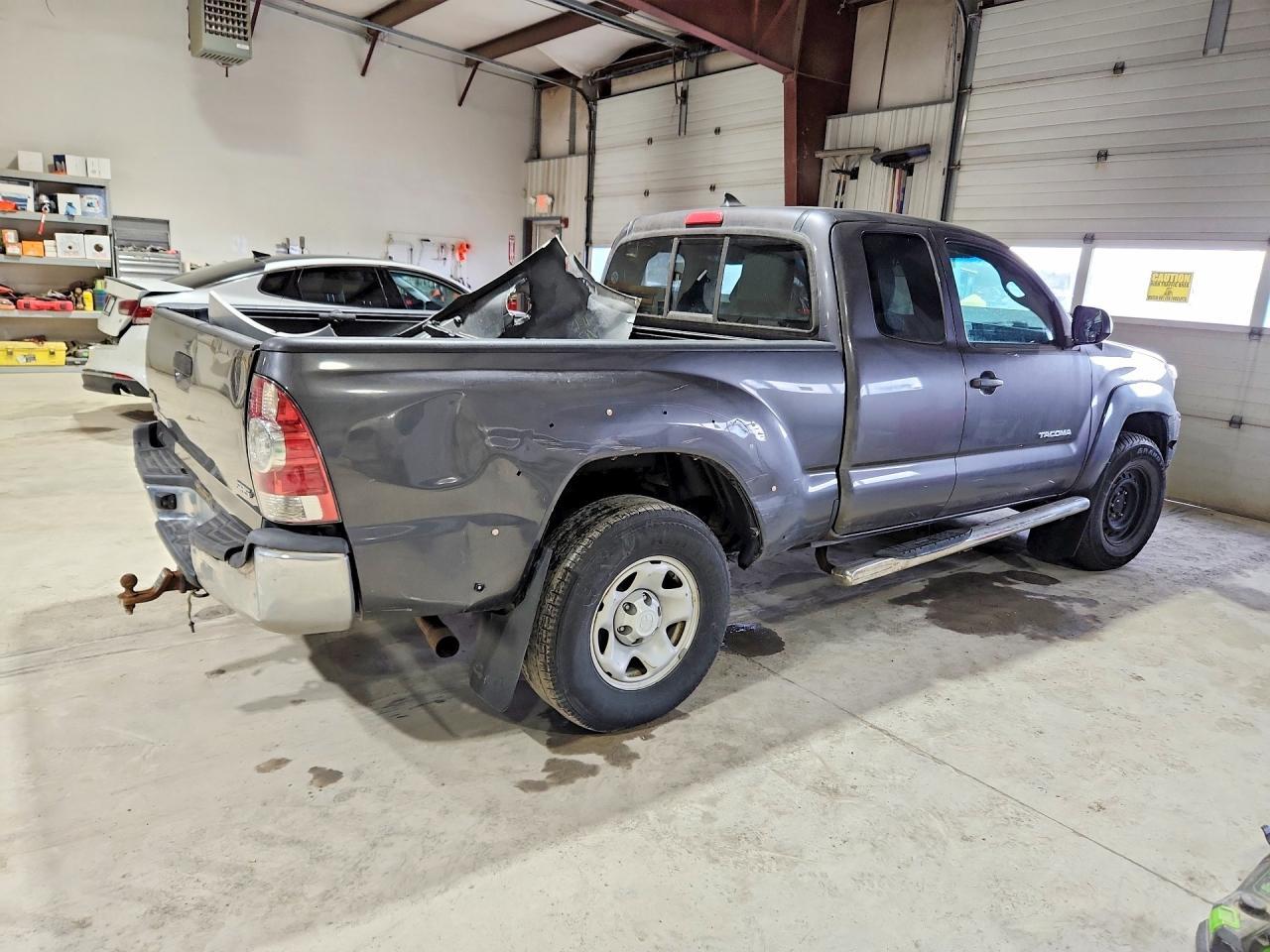 2015 Toyota Tacoma Base - Фото 3