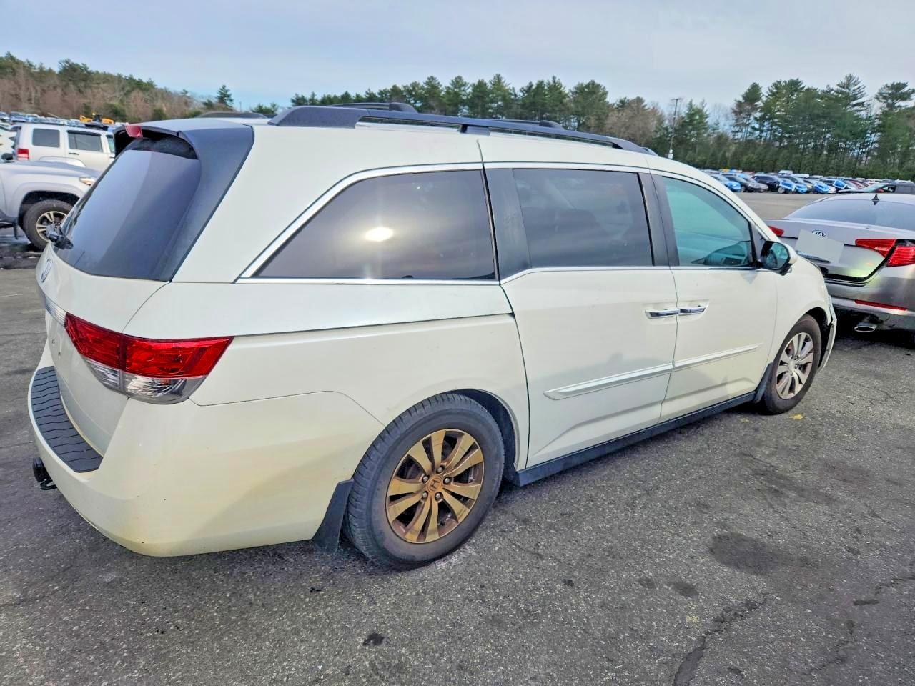 2015 Honda Odyseey - Фото 5