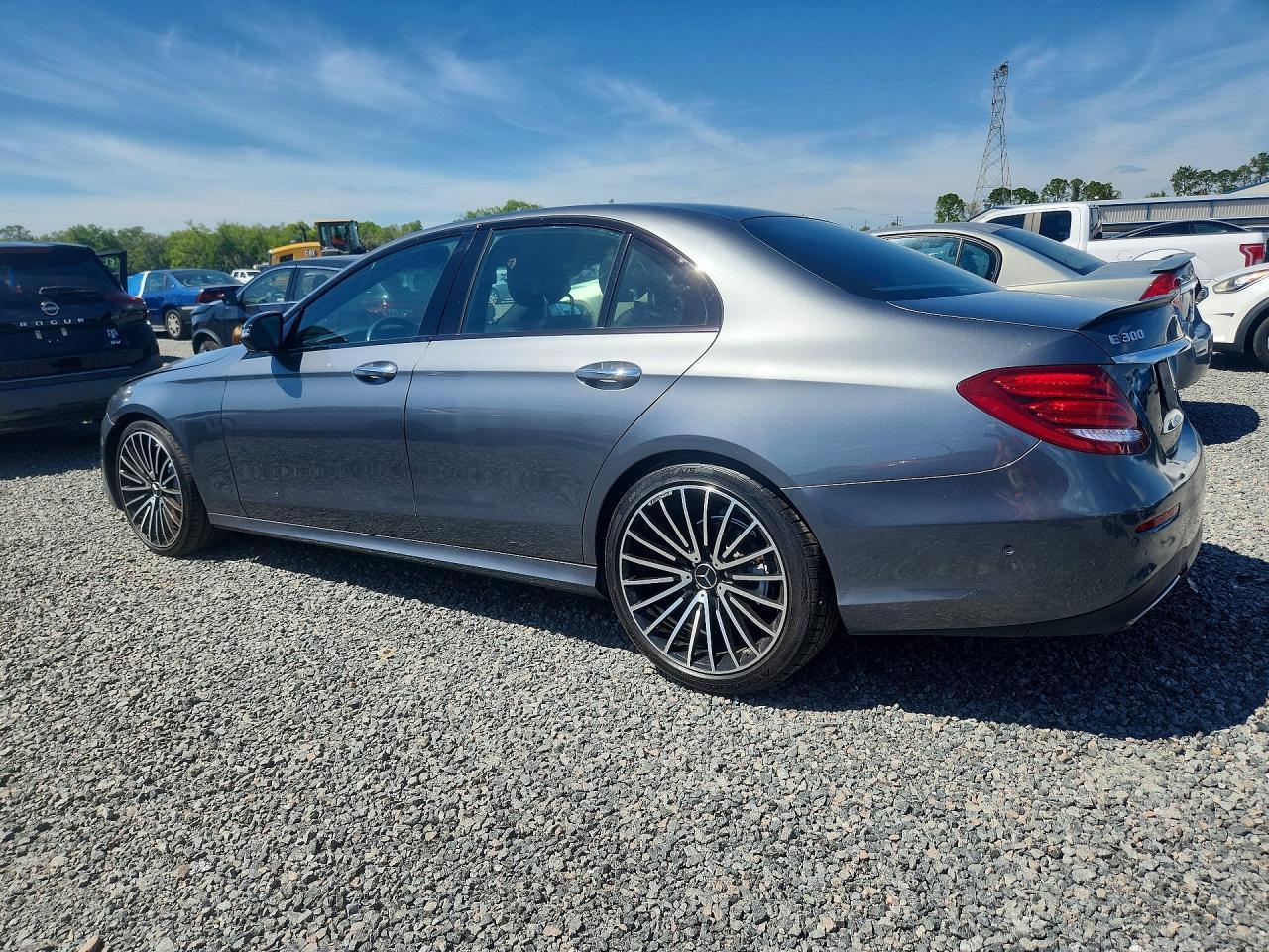 2019 Mercedes-Benz E 300 - Фото 2