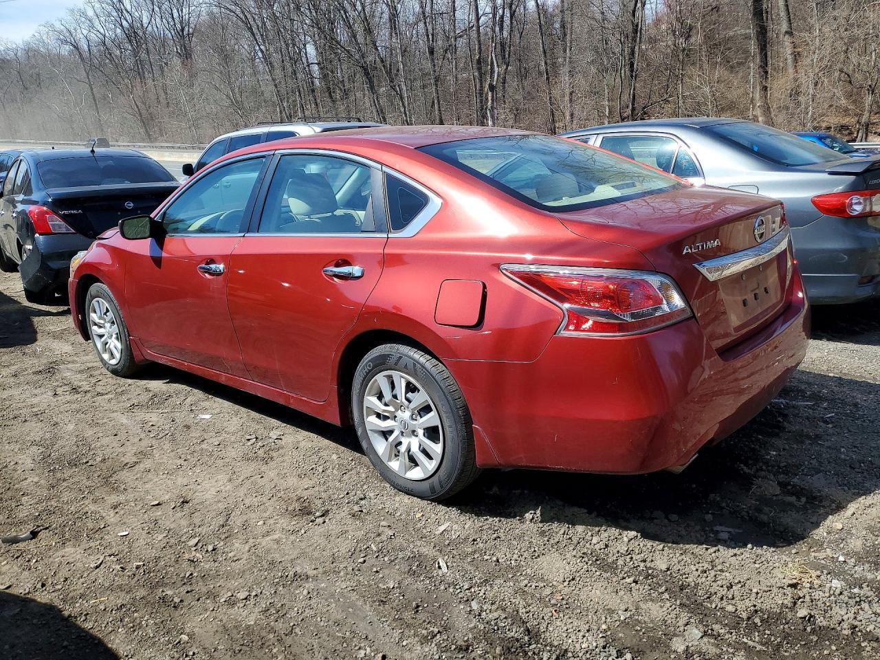 2015 Nissan Altima 2.5 S - Фото 2