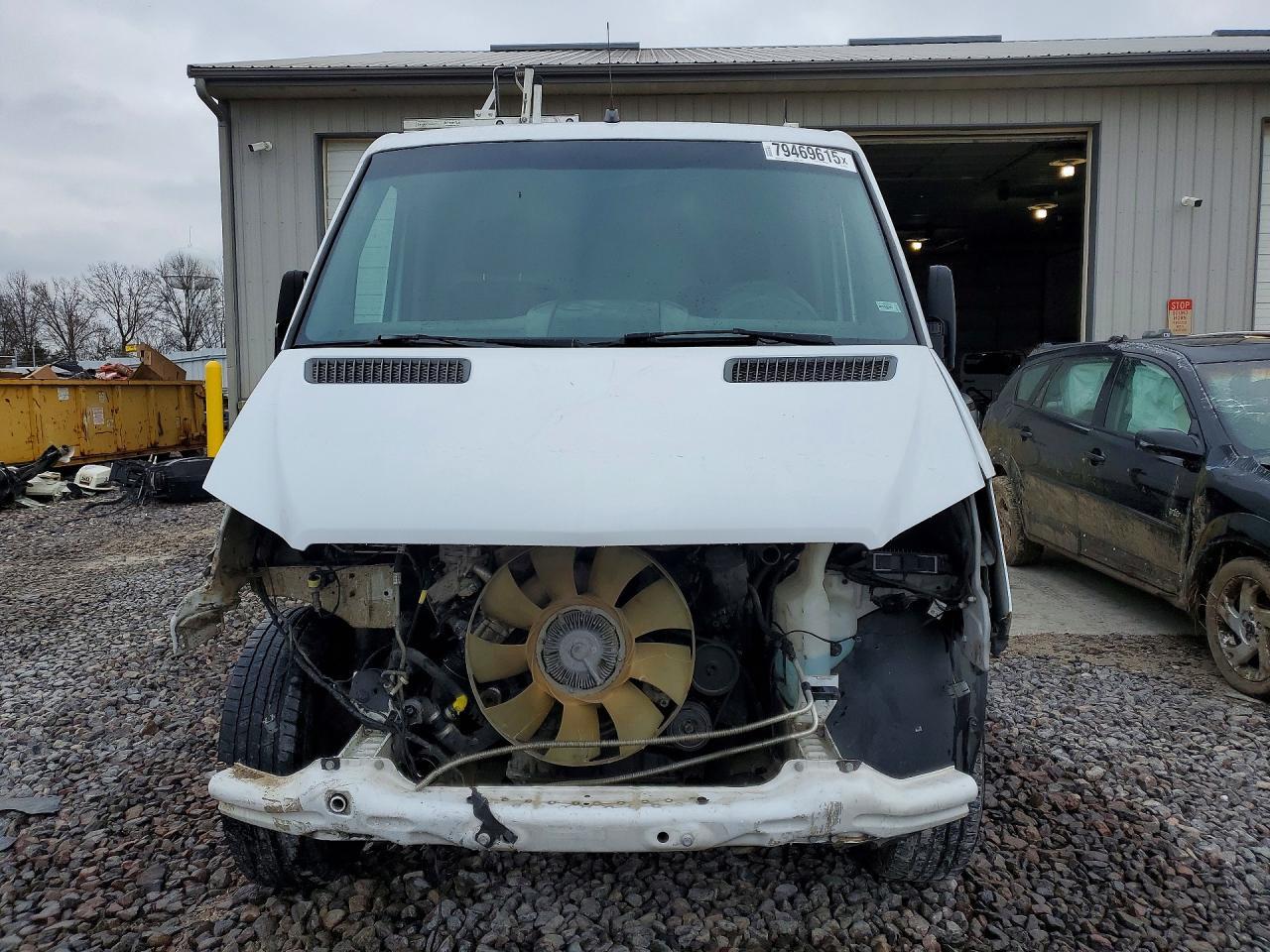 2017 Mercedes Benz Sprinter 2500 Utility / Service Van - Image 5