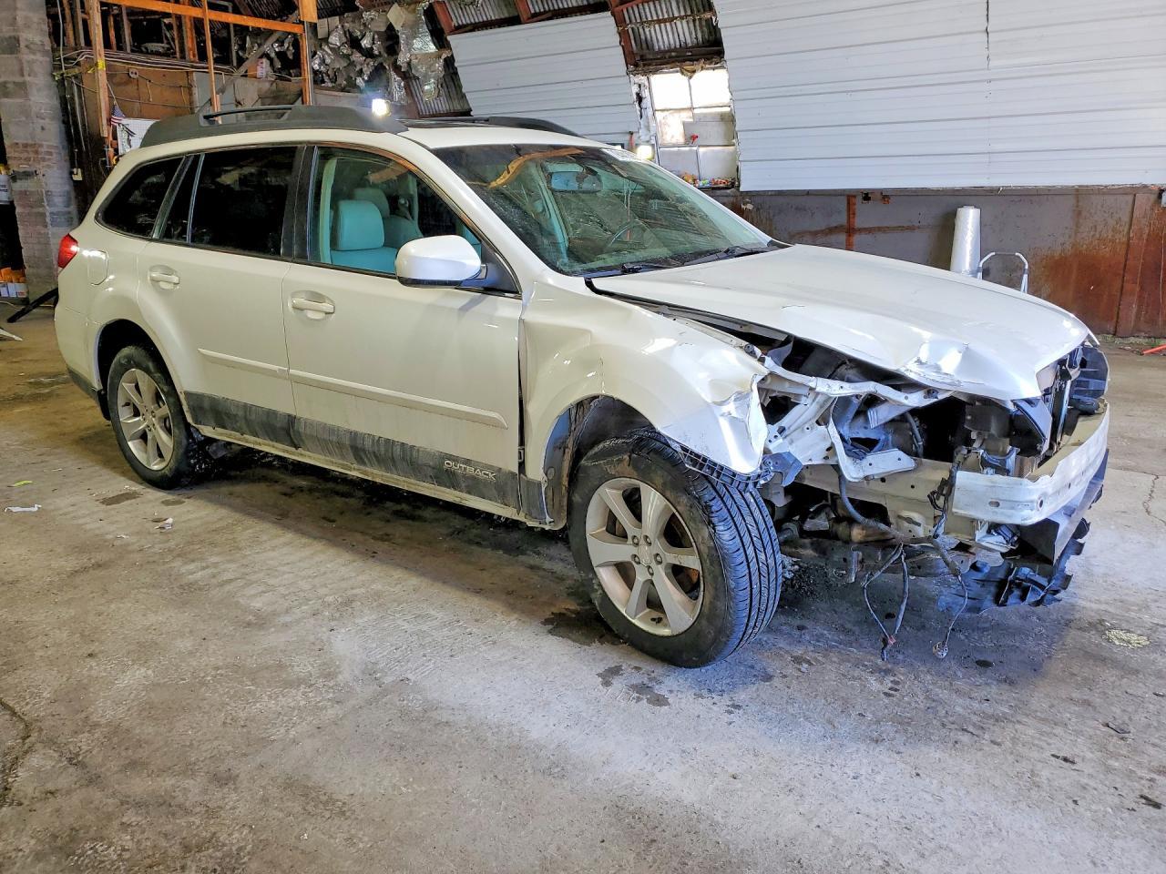 2013 Subaru Outback 2.5I Limited - Image 4