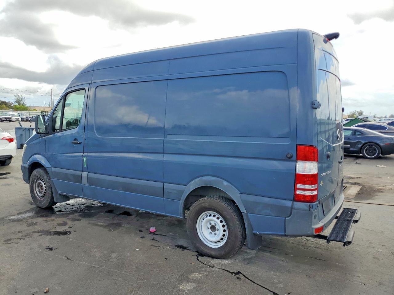 2018 Mercedes Benz Sprinter 2500 Delivery Van - Фото 2
