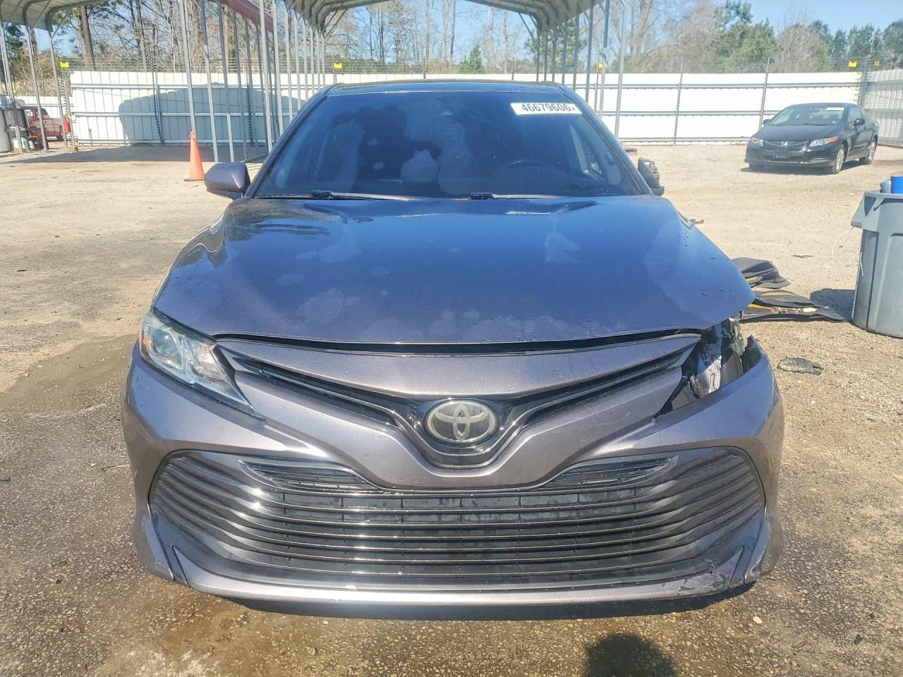 2018 Toyota Camry Le - Image 5