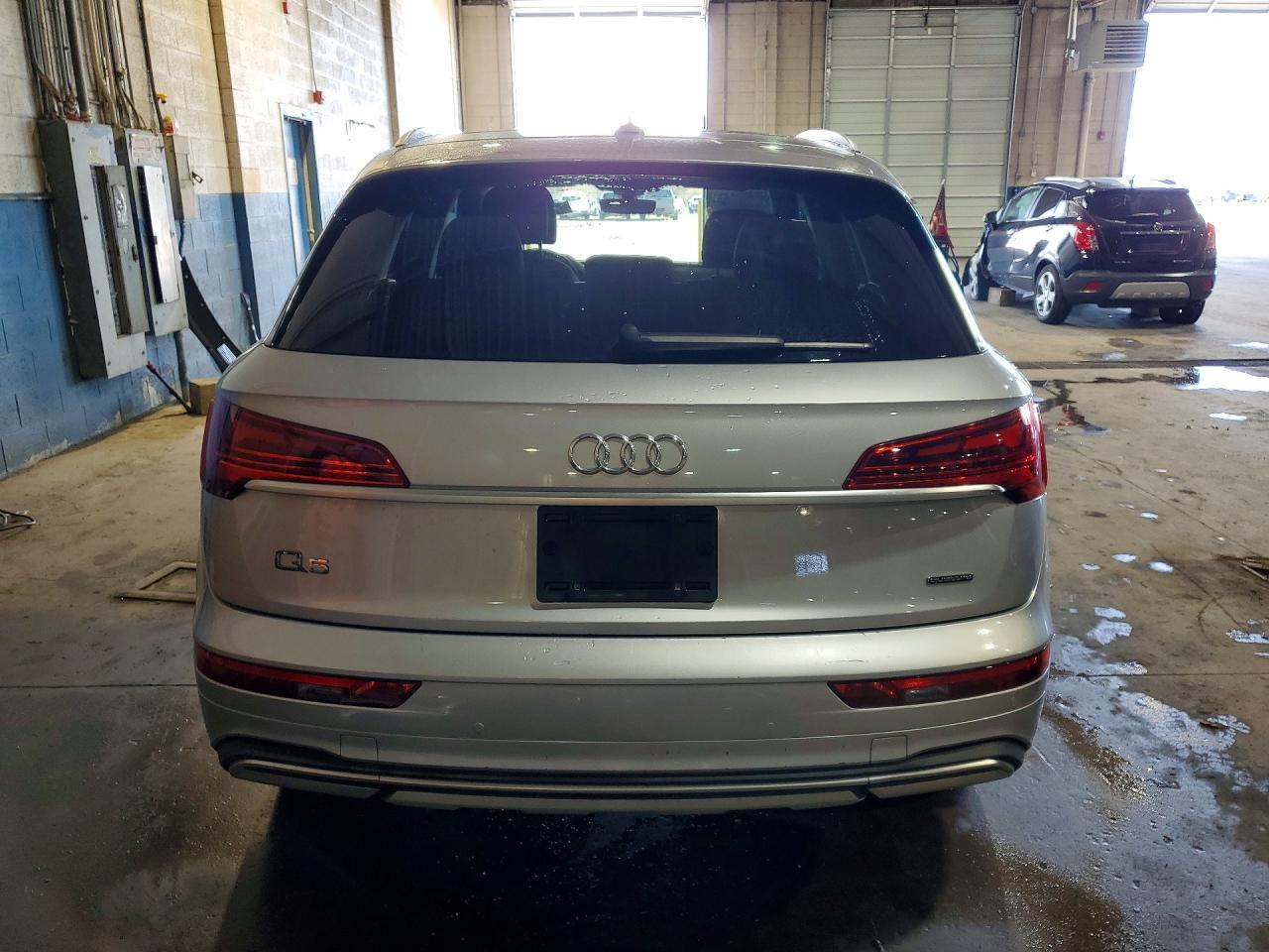2023 Audi Q5 Premium 40 - Image 6