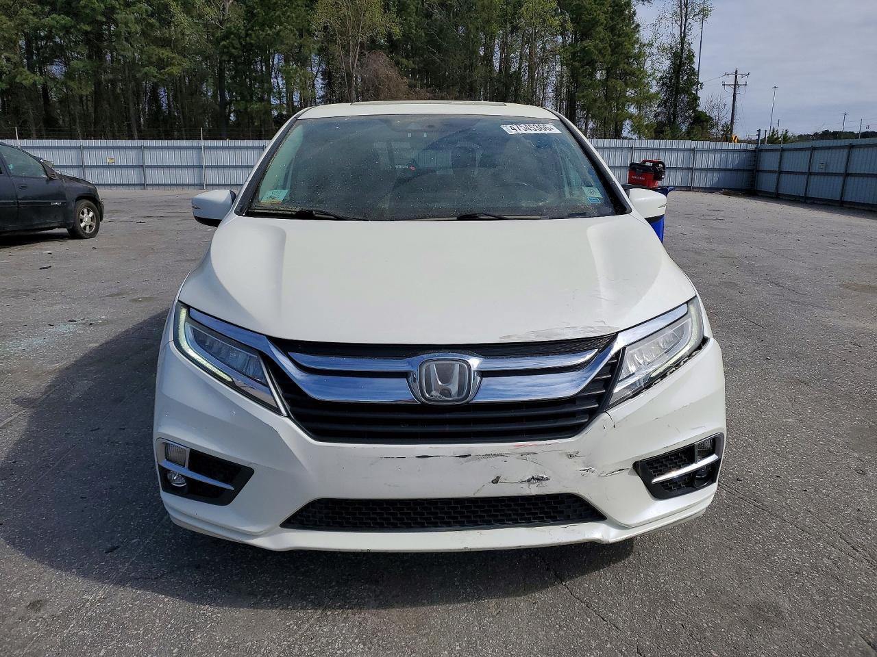 2018 Honda Odyssey Touring - Image 5