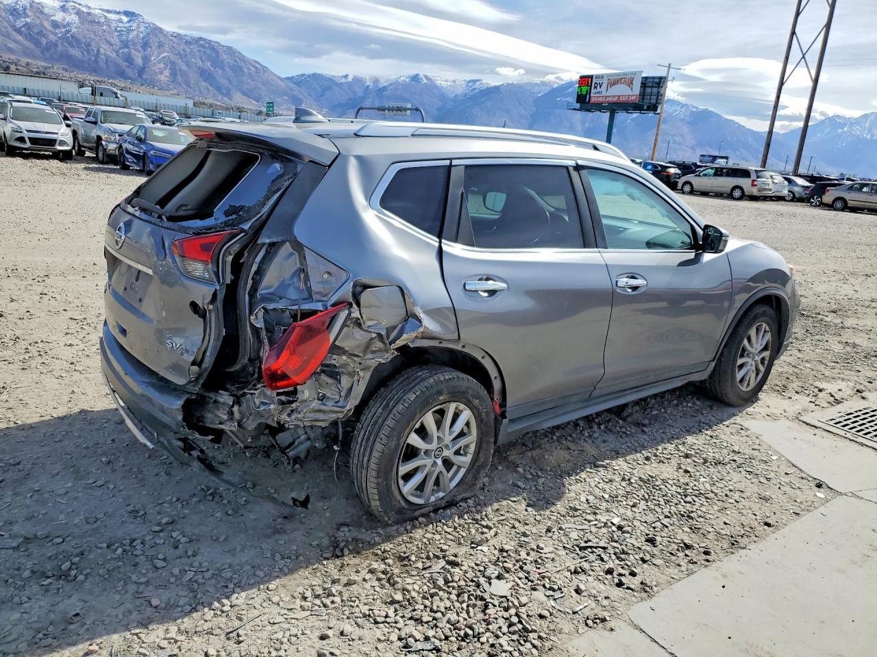 2018 Nissan Rogue Sv - Image 3