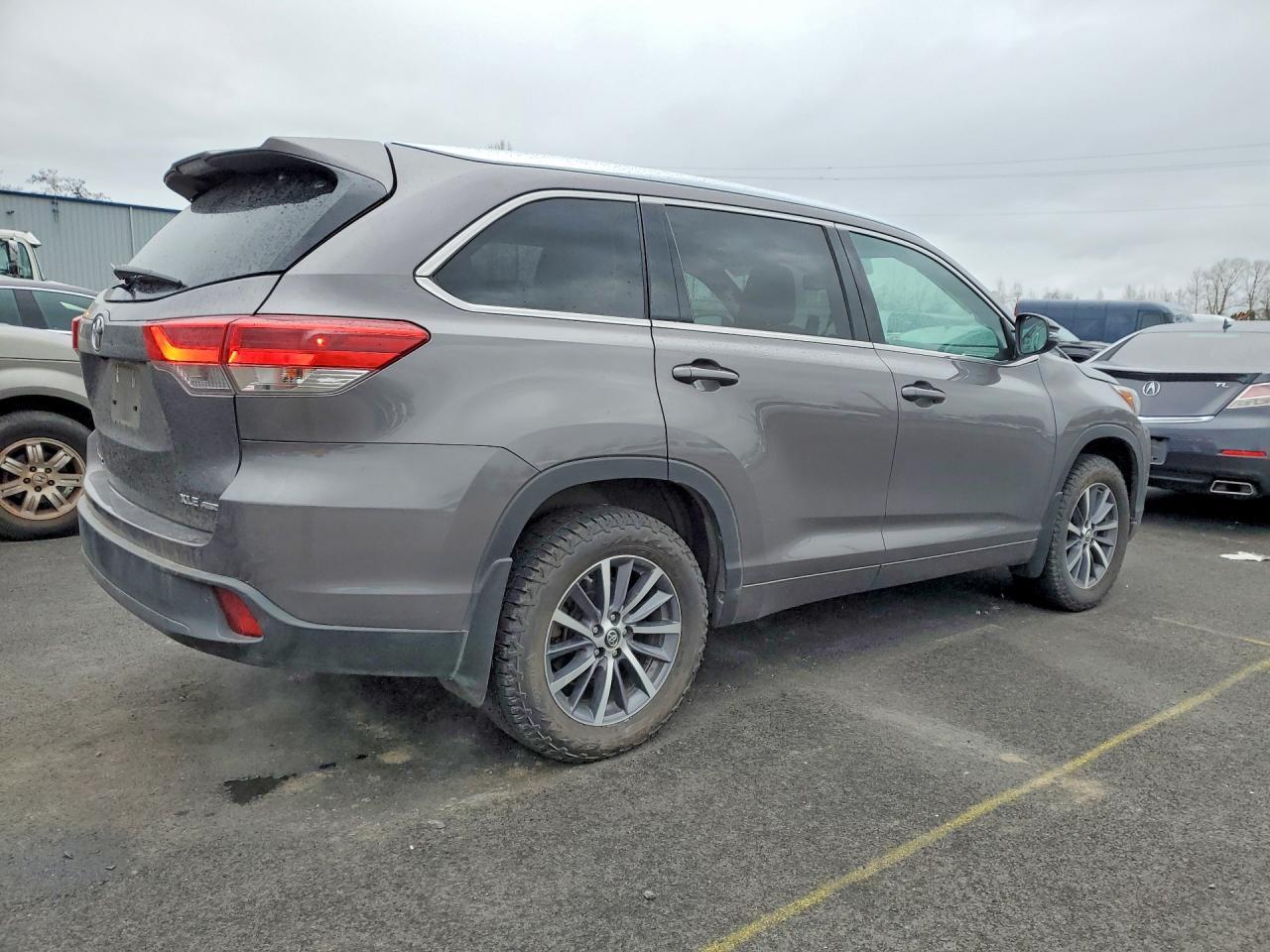 2017 Toyota Highlander Xle - Фото 3