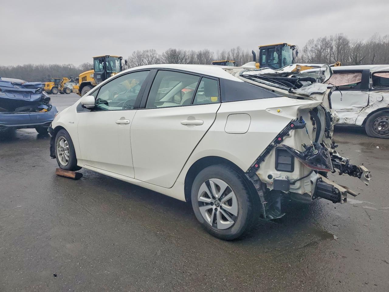 2018 Toyota Prius Four - Image 2