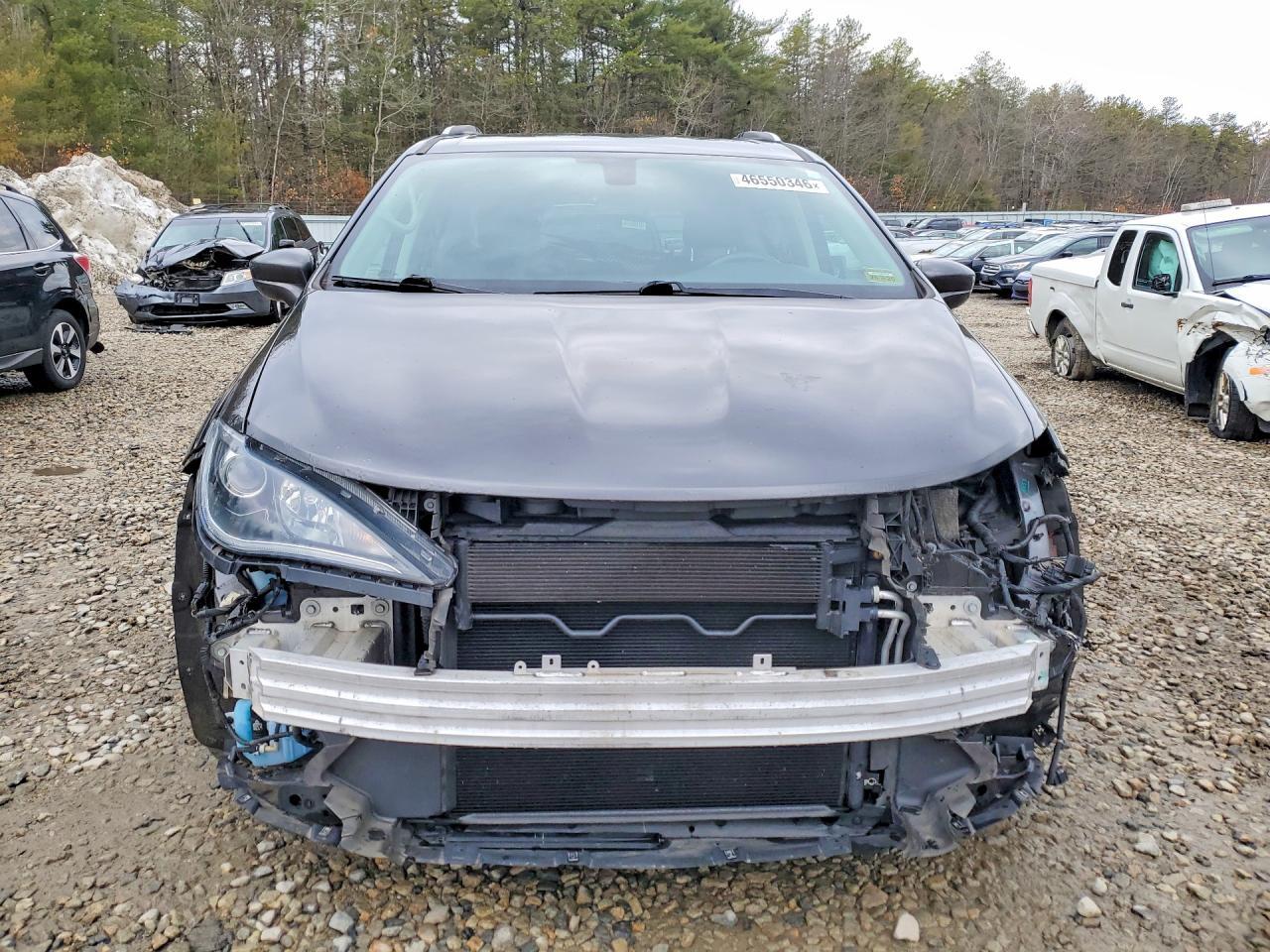 2019 Chrysler Pacifica - Image 5