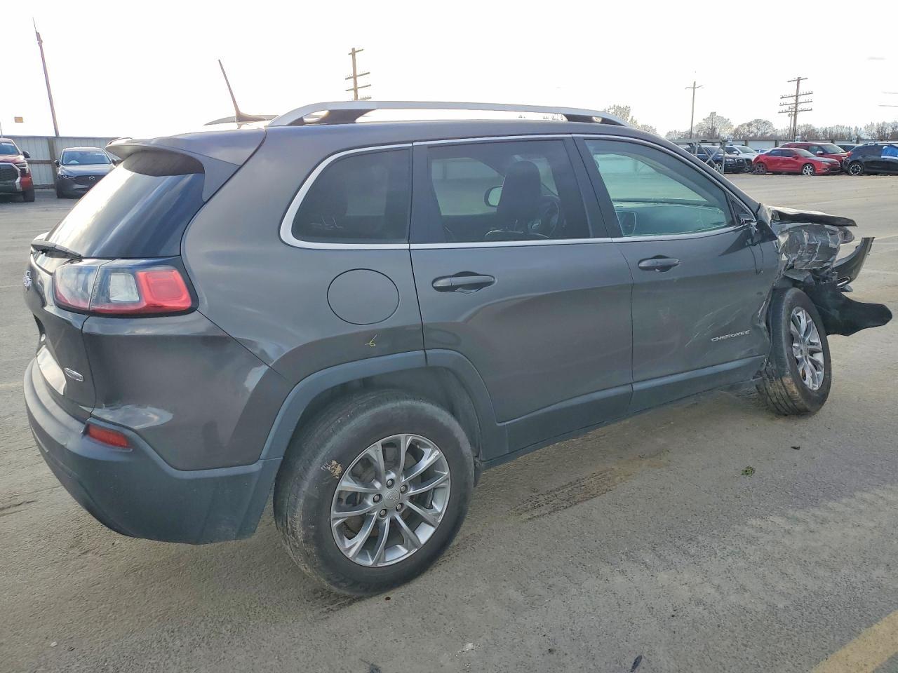 2019 Jeep Cherokee - Фото 3
