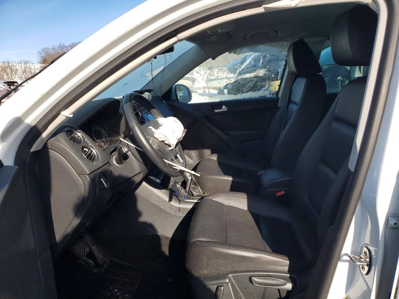 2014 Volkswagen Tiguan S - Фото 7