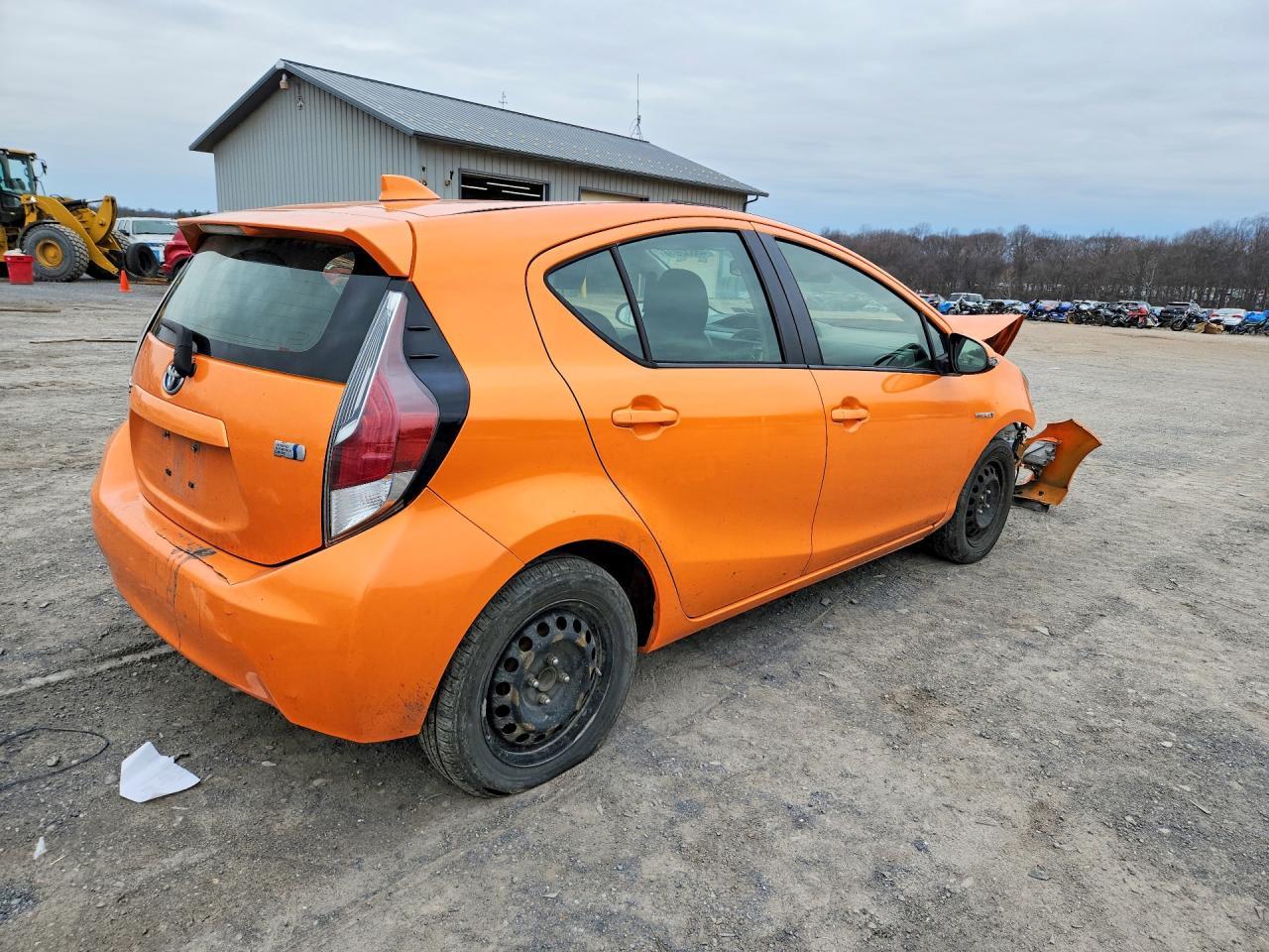 2015 Toyota Prius C Two - Фото 3