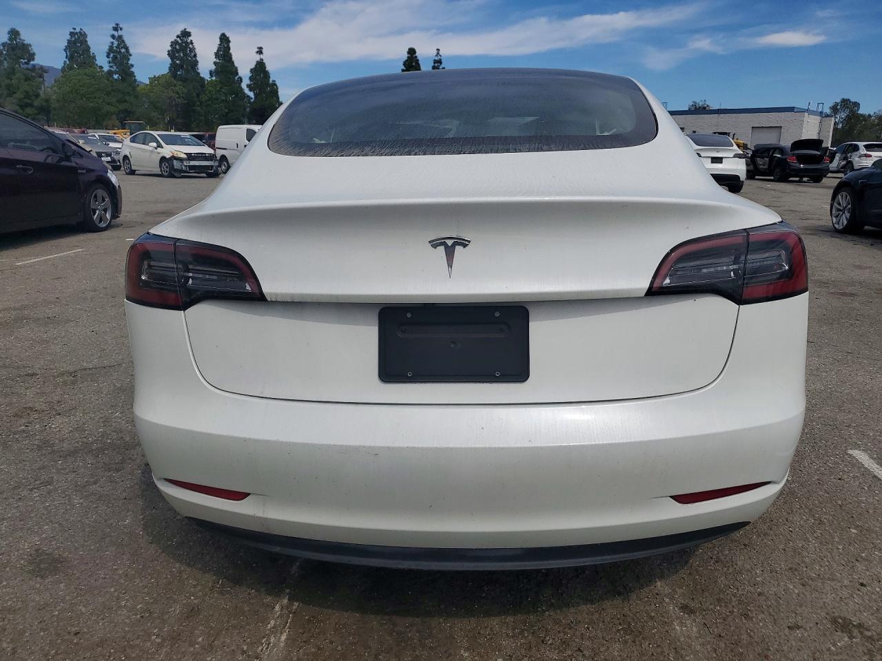 2023 Tesla Model 3 - Фото 6
