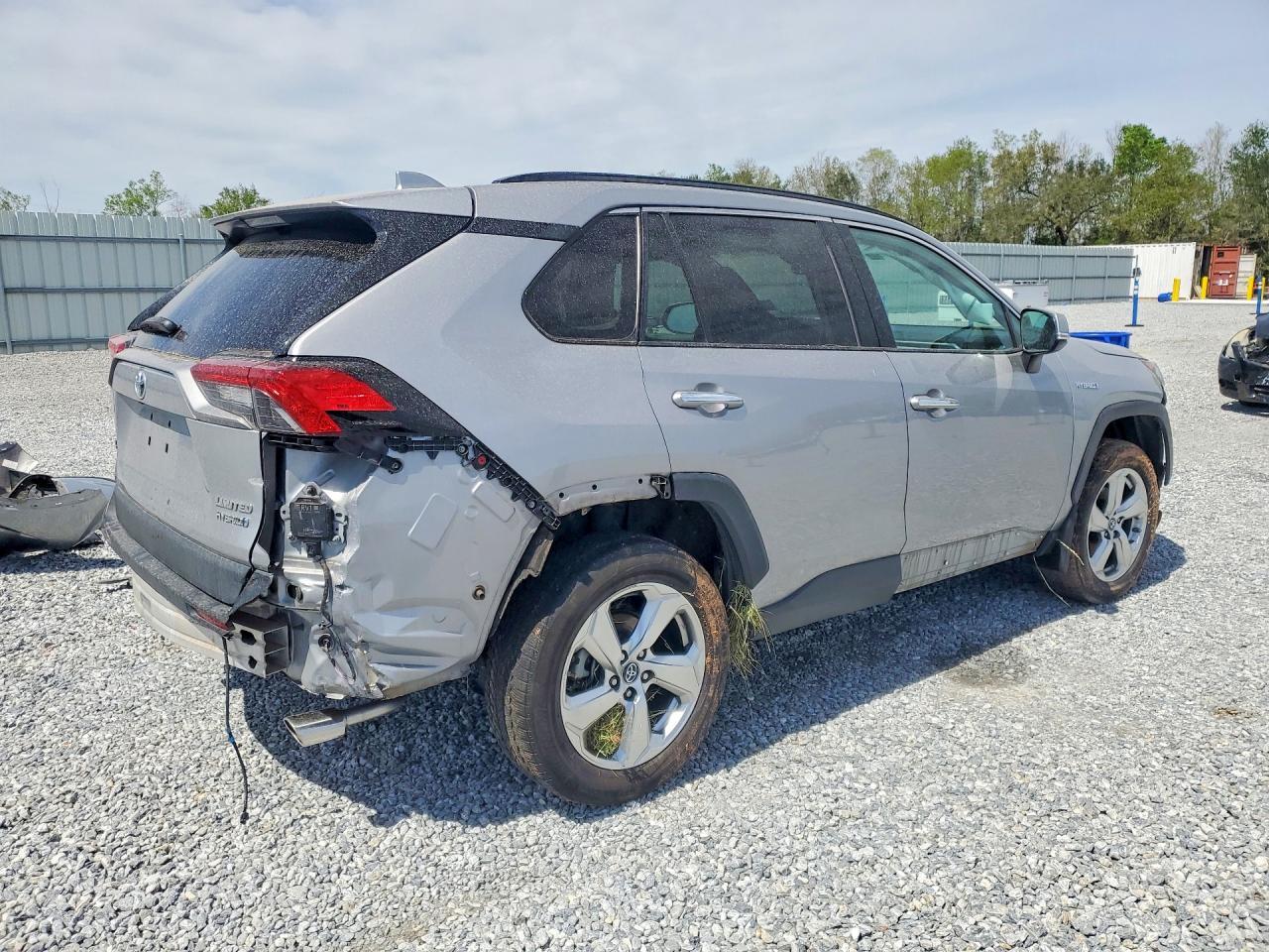 2019 Toyota Rav4 Hybrid Limited - Image 3