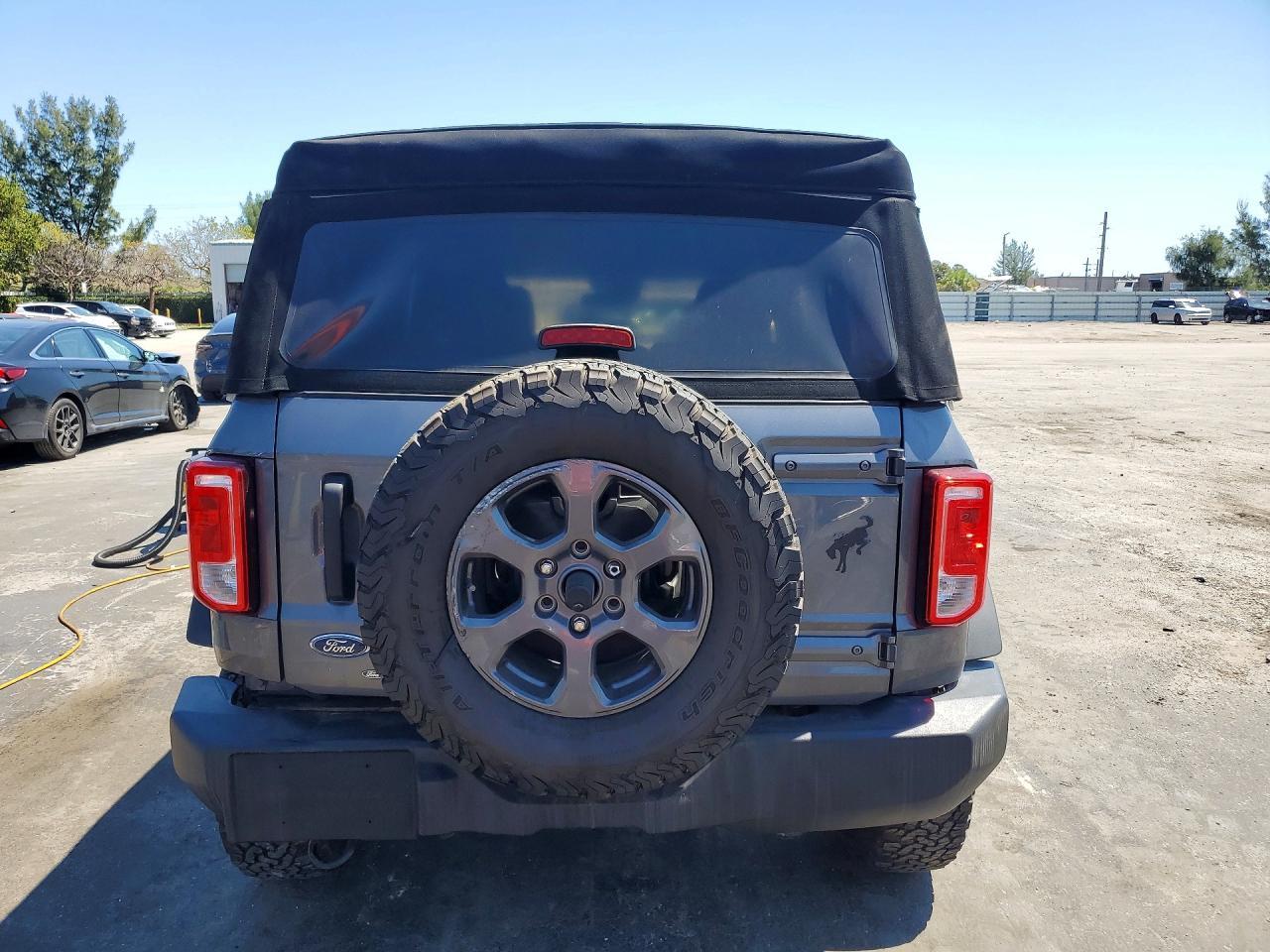 2022 Ford Bronco Base - Image 6