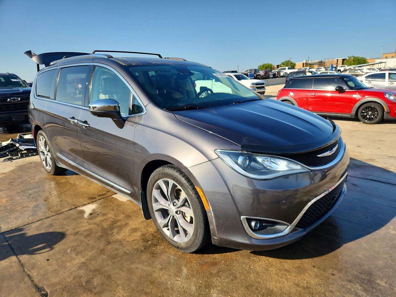 2019 Chrysler Pacifica Limited - Image 4