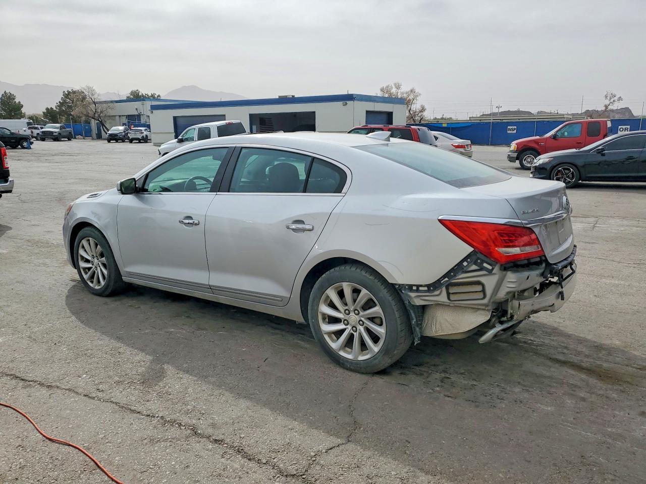 2016 Buick Lacrosse - Фото 2
