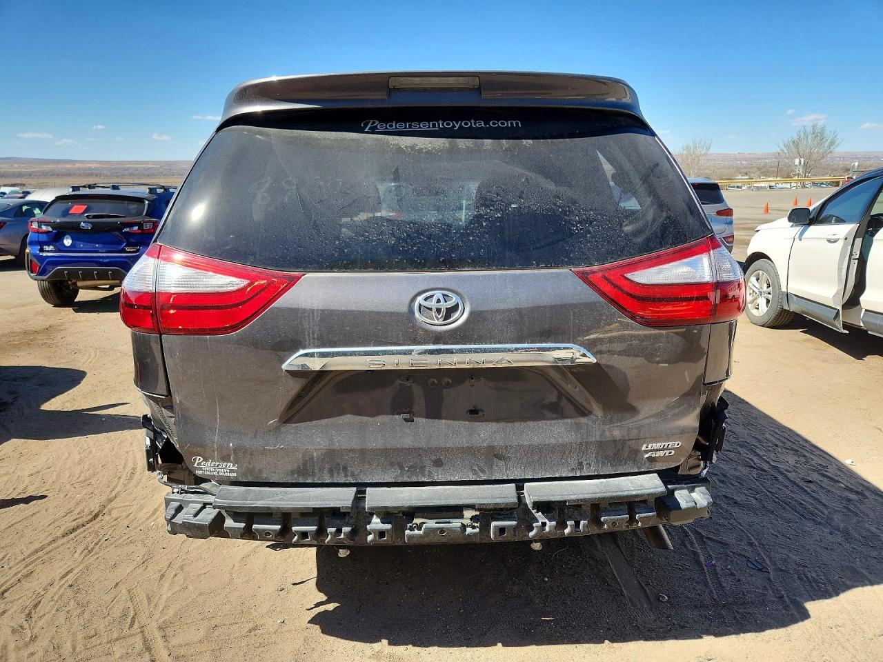 2017 Toyota Sienna Limited 7-Passenger - Фото 6