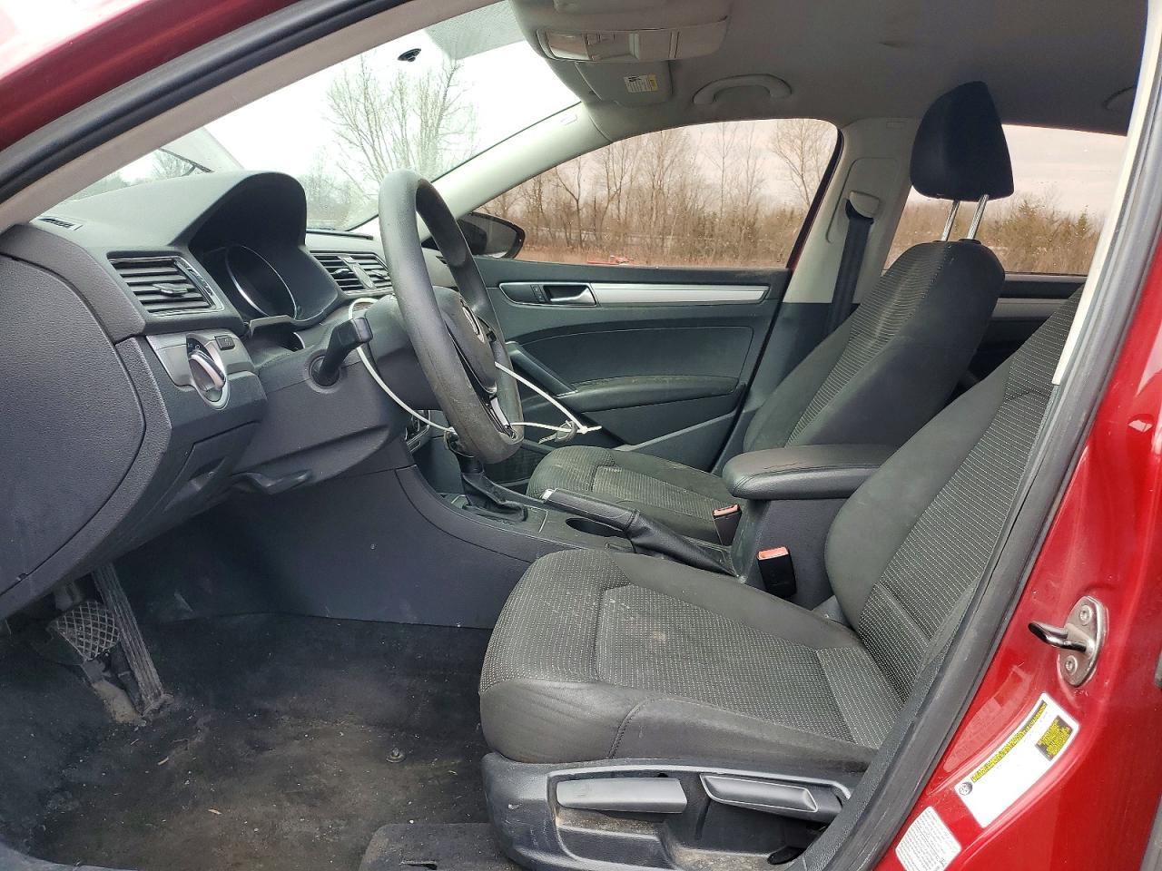 2016 Volkswagen Passat S - Фото 7