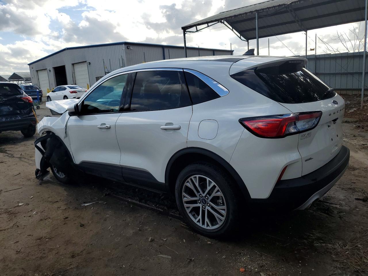 2022 Ford Escape Sel - Image 2