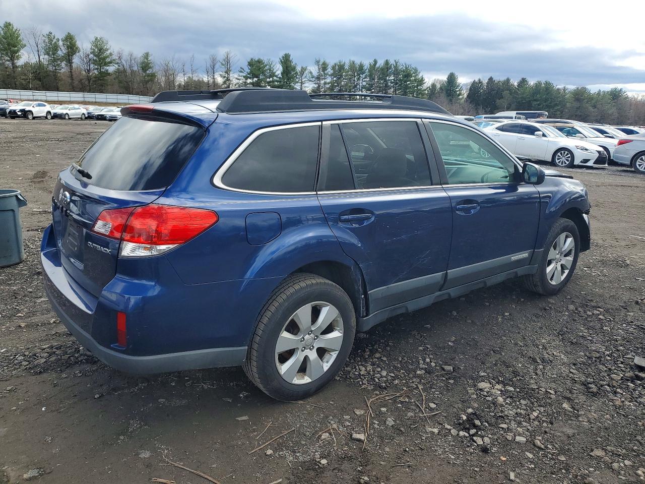 2010 Subaru Outback 2.5I Premium - Image 3