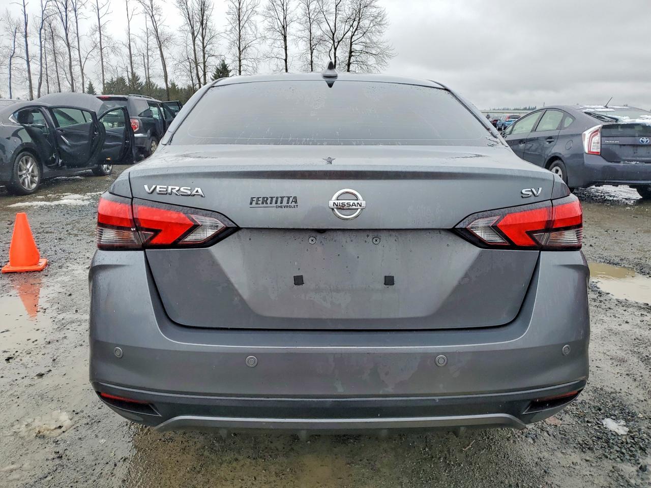 2021 Nissan Versa Sv - Image 6