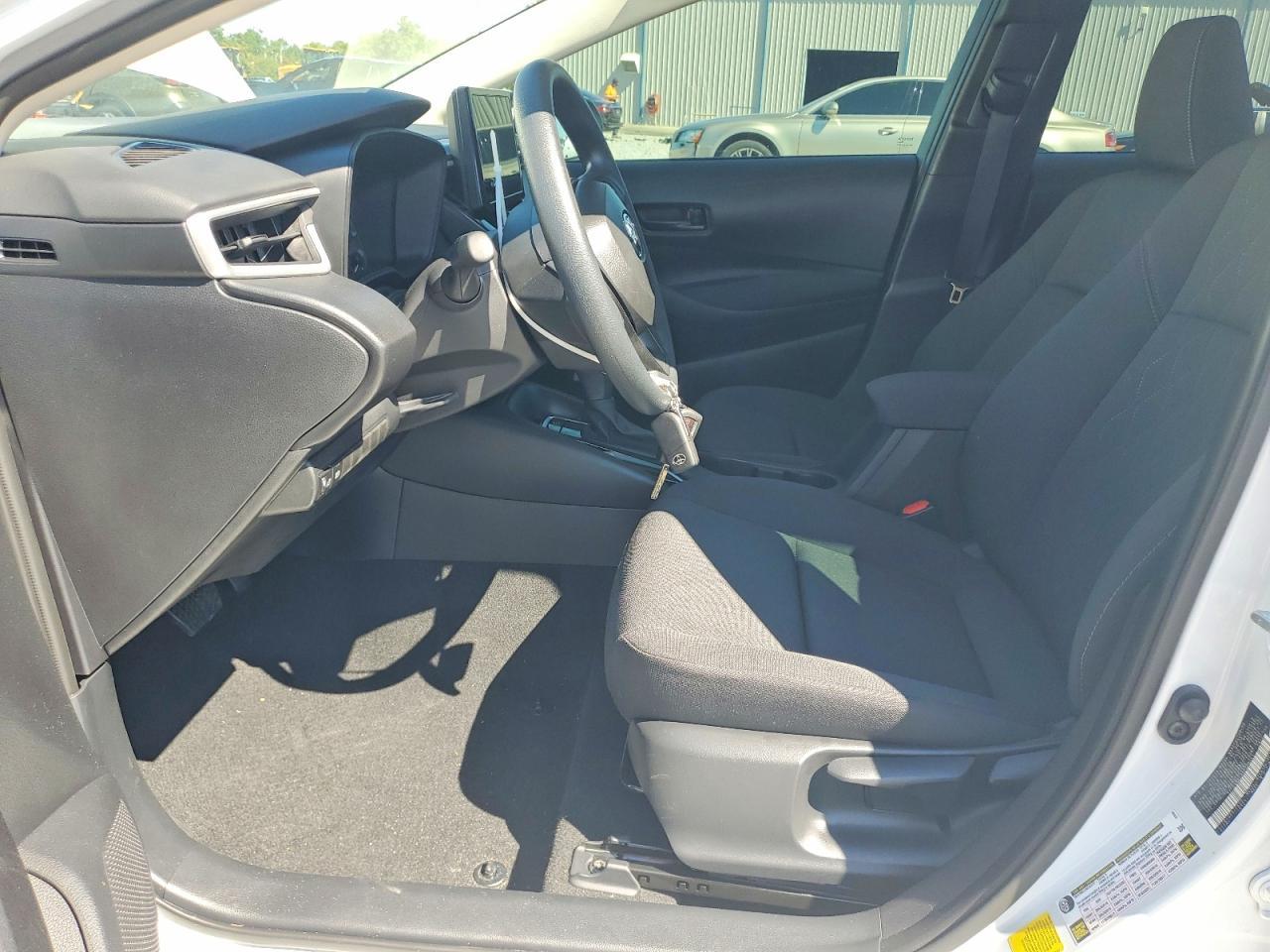 2025 Toyota Corolla Le - Фото 7