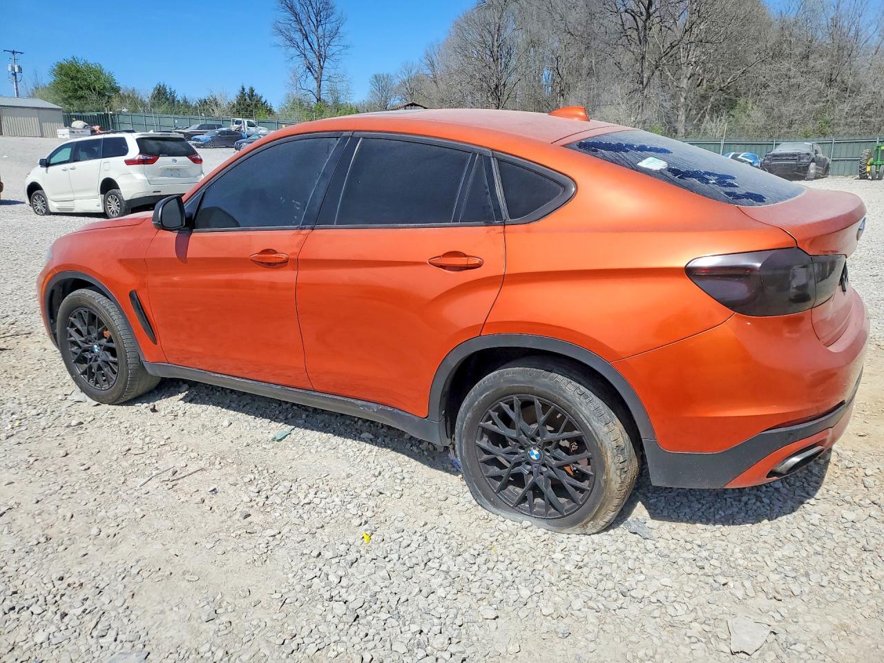 2016 BMW X6 xDrive50I - Фото 2
