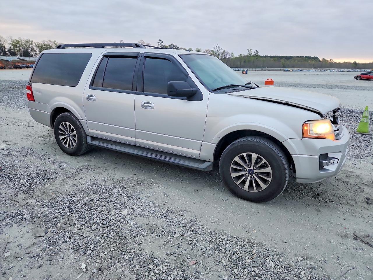 2015 Ford Expedition El Xlt - Image 4