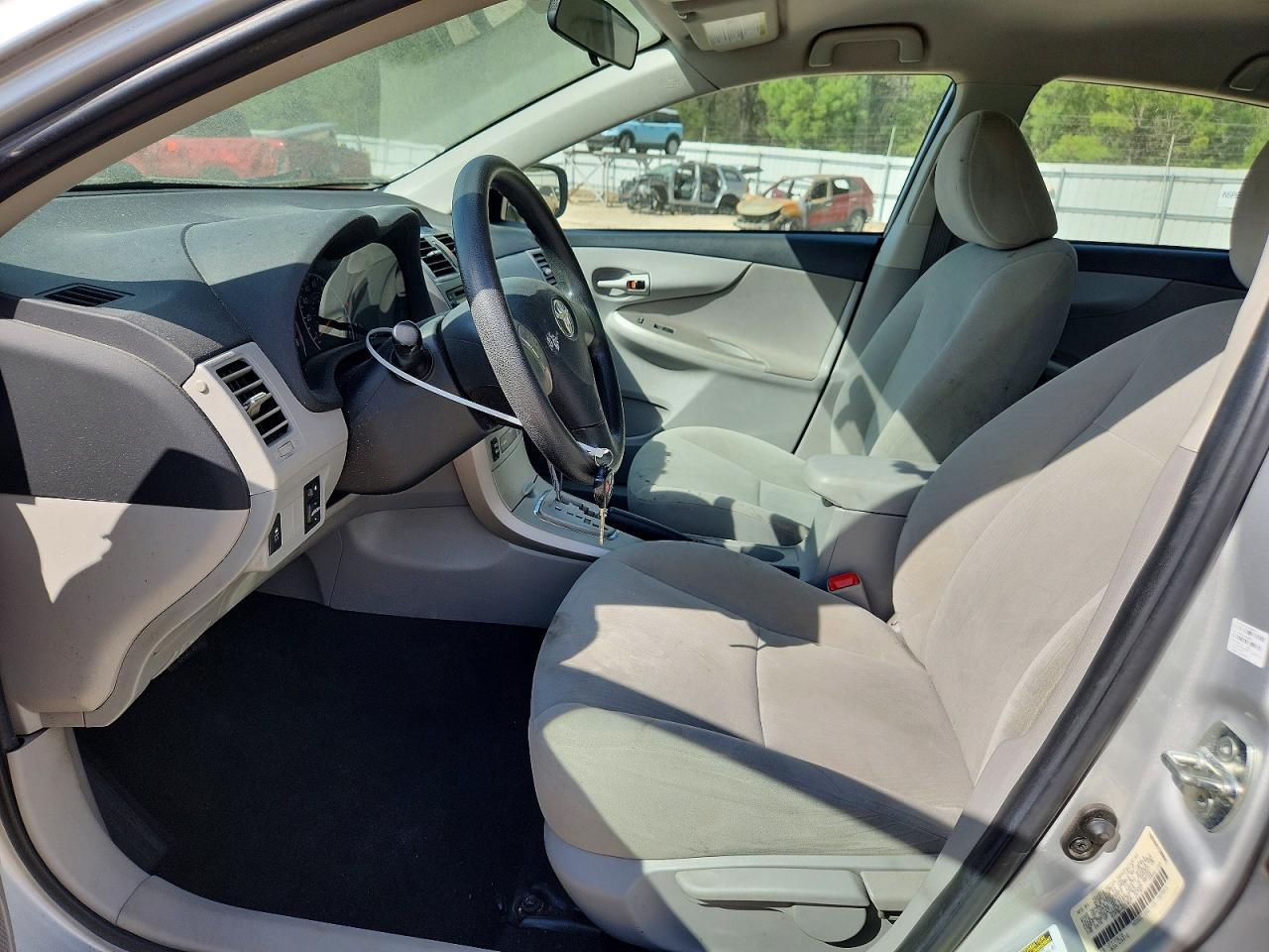 2013 Toyota Corolla Le - Image 7