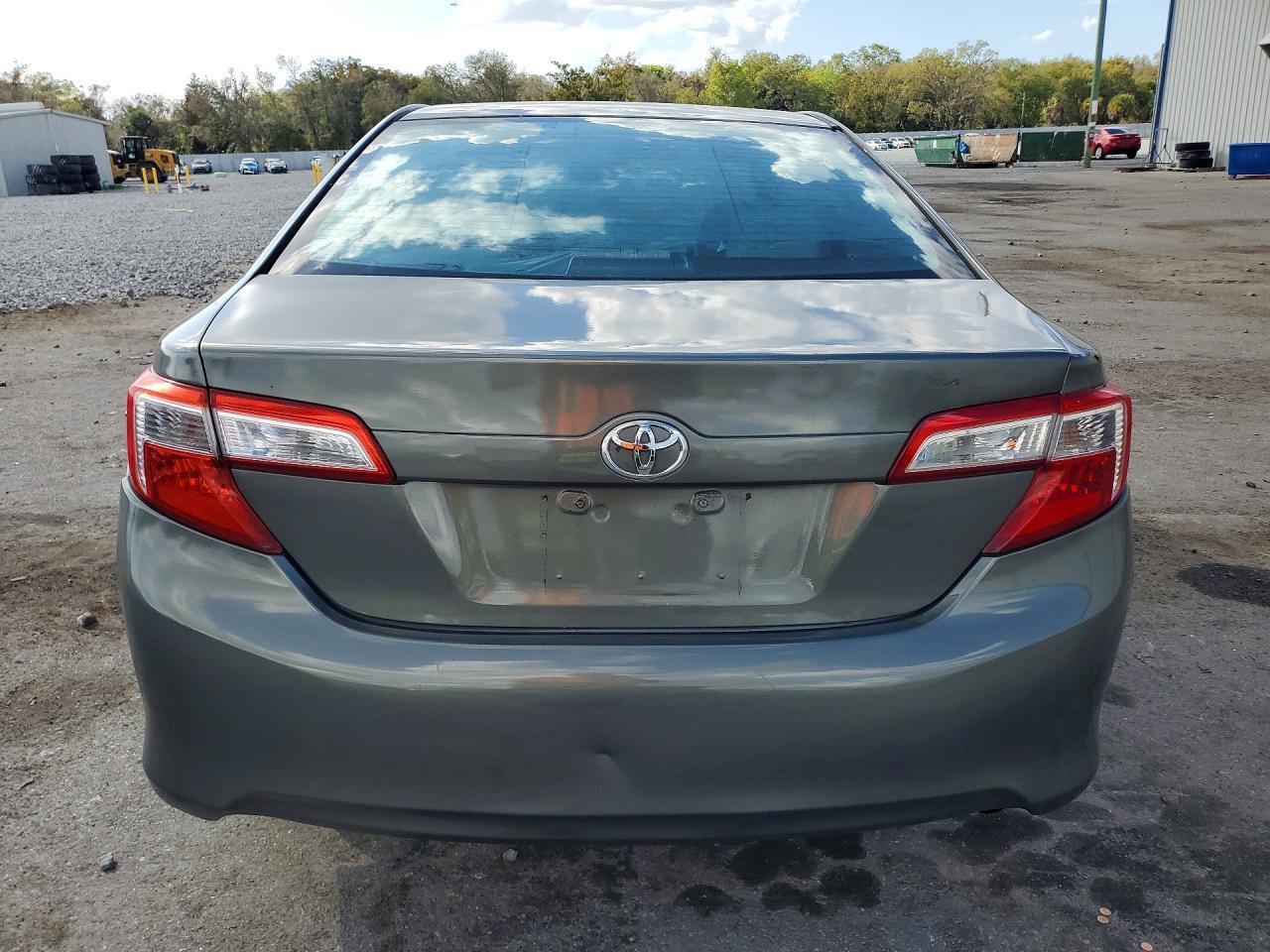 2012 Toyota Camry L - Image 6