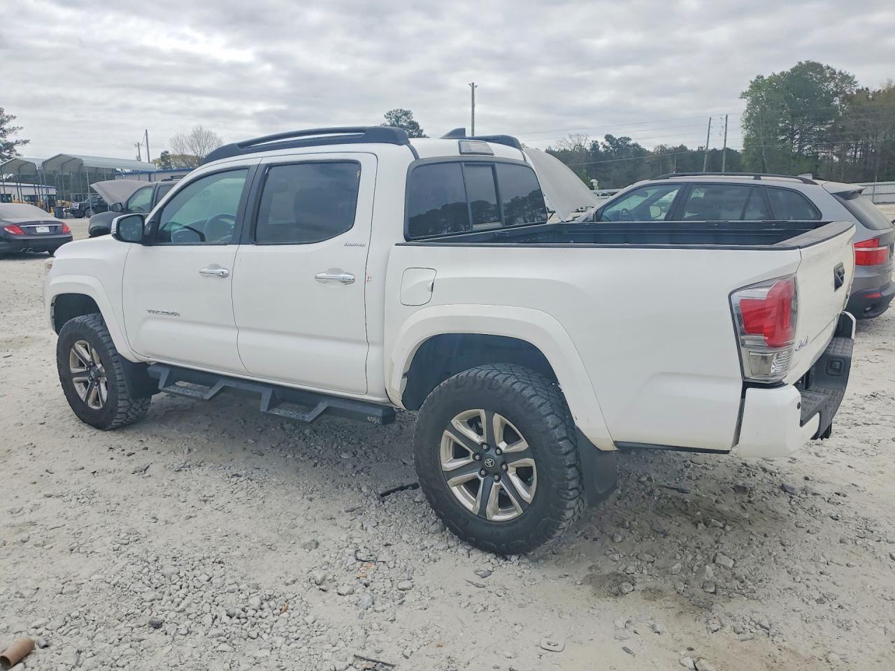 2016 Toyota Tacoma Limited - Фото 2
