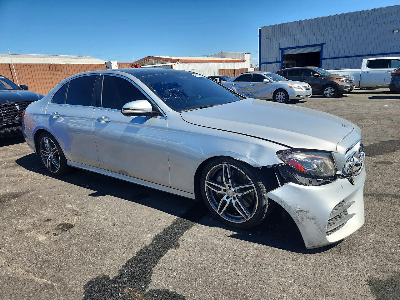 2017 Mercedes-Benz E 300 - Фото 4