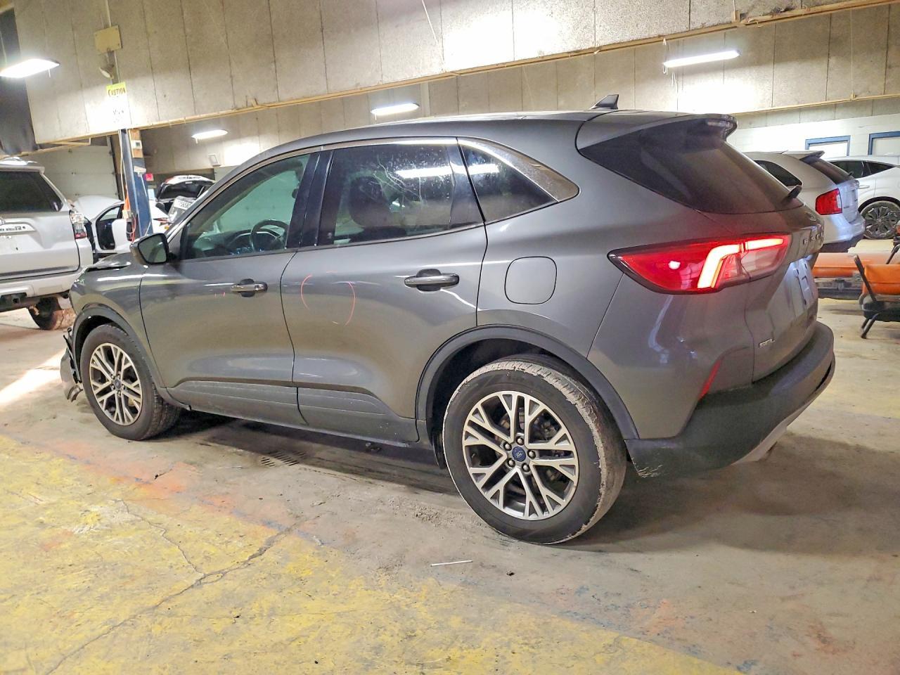 2022 Ford Escape Sel - Фото 2