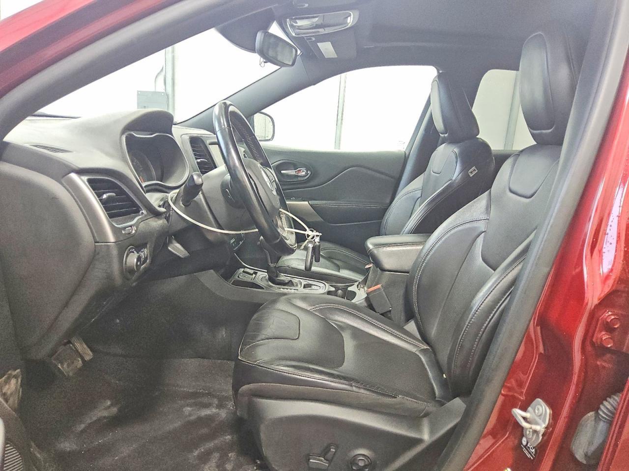 2021 Jeep Cherokee Latitude Lux - Image 7