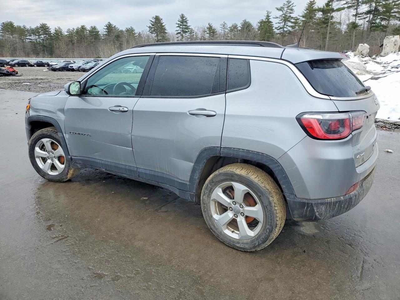 2018 Jeep Compass - Image 2