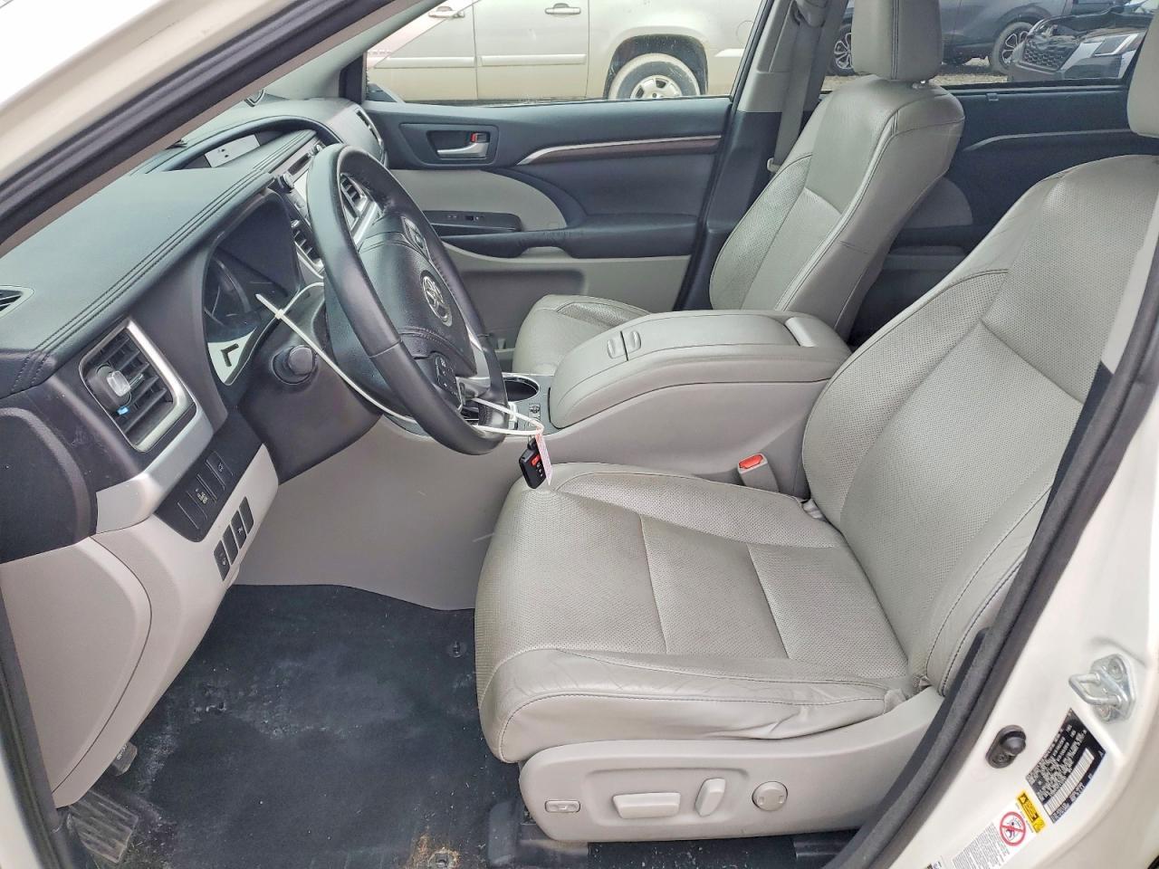 2015 Toyota Highlander Limited - Image 7