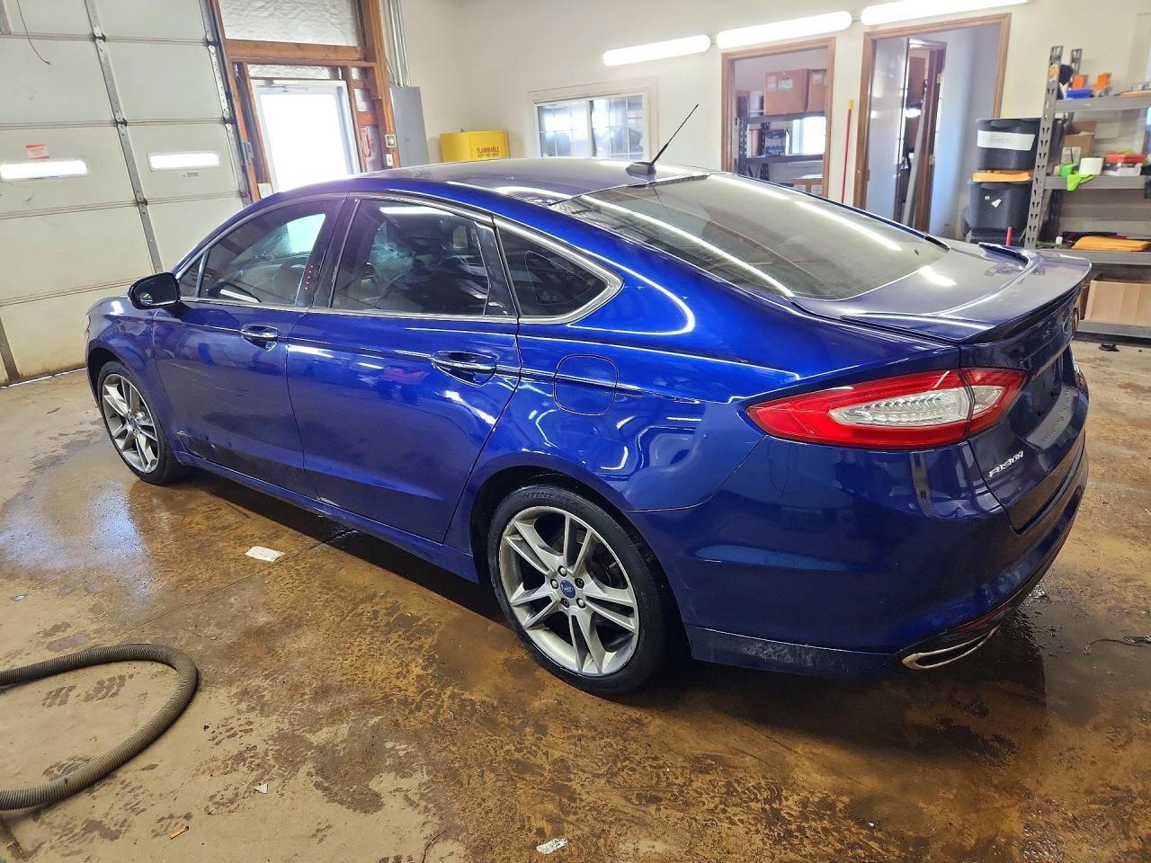 2015 Ford Fusion Titanium - Фото 2